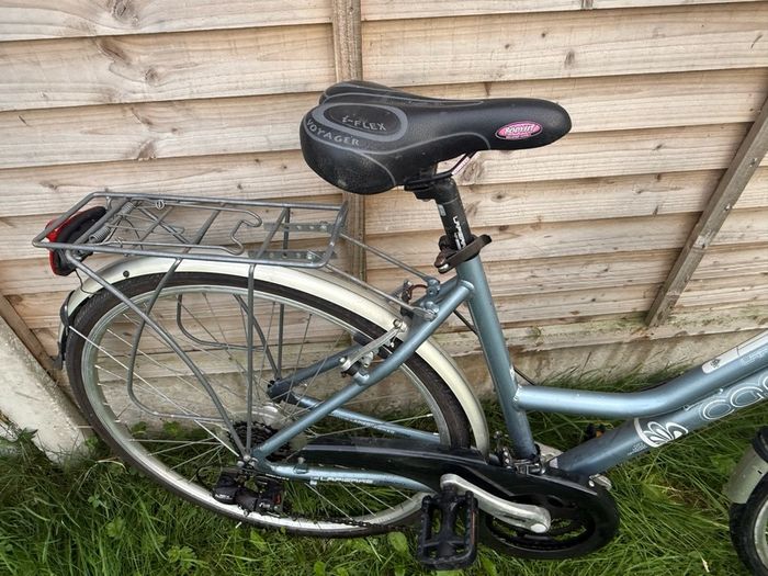 Both bikes 28" inch perfect condition both