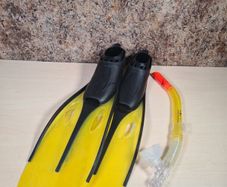 Crane diving flippers size Uk 6-7 EU 40-41 with snorkel breathing tube