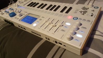 Kiviak WOFI - Sampler keyboard & Granular Synth