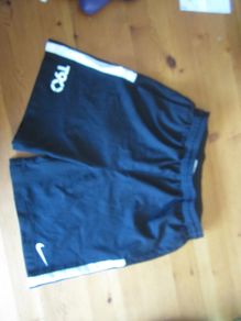 T90  black  size  youth XL    13-15 yrs