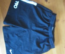 T90  black  size  youth XL    13-15 yrs