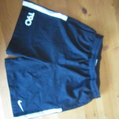 T90  black  size  youth XL    13-15 yrs