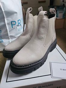Brand New Boots Uk4