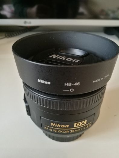 Nikon D3300 + 4 lens + light and flash+ tripods+backpac+ remuter