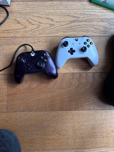 Xbox One S 1TB Console Bundle 2 Controllers 6 Games