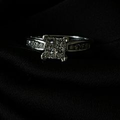 White Gold and Diamond Ring