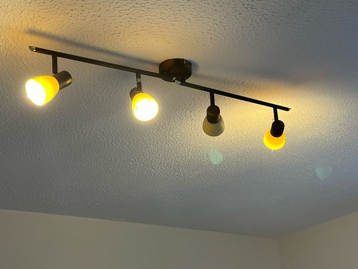 Ceiling lightning