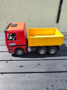 Bruder dump truck and teleporter