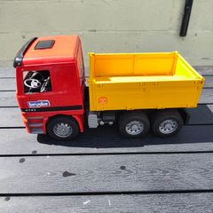 Bruder dump truck and teleporter