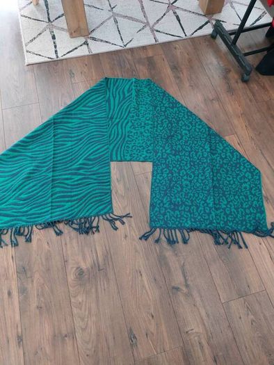 River Island scarf