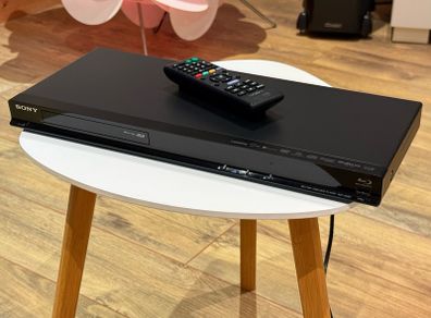 Sony BDP-S480 3D Blu-ray / SACD / CD / DVD Player with Remote Control