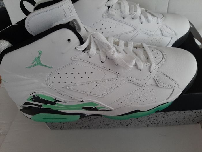 New nike mens air Jordan in box