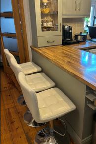 3 bar stools