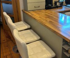 3 bar stools