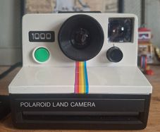 1970s Polaroid 1000 Land Camera