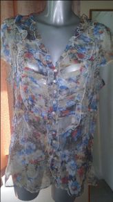 Floral summer blouse size UK18/20 EUR46/48 Postage included