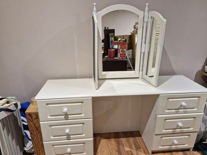 White Dressing Table with 6 Drawers