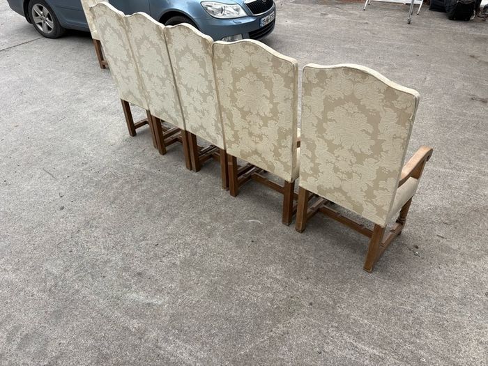 Oak straight back dinning chairs