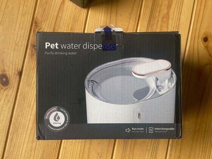 Pet water dispenser