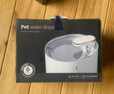 Pet water dispenser