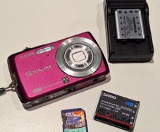 Casio Exilim EX-Z35 Compact Digital Camera Used