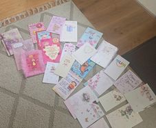 Bundle of 25 birthday cards for Mums.   No envelopes with them.