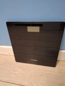 Citizen bsthroom weighing scales