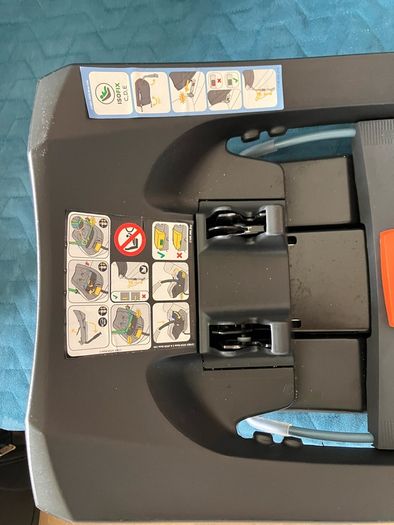 Cyber Aton 5 car seat + Isofix base