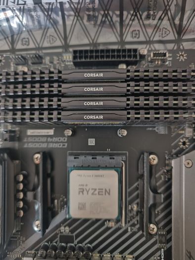 AMD Ryzen 3600xt + 32 GB RAM DDR4 + MSI Carbon WIFI Matherboard