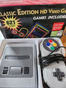 Nintendo Mini Clone Game Console with 621 Games