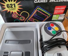 Nintendo Mini Clone Game Console with 621 Games