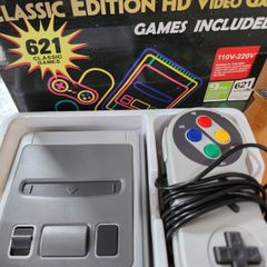 Nintendo Mini Clone Game Console with 621 Games
