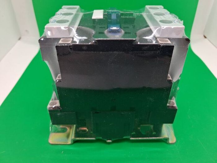 Postage - 2 Available x LC1 D6511 80A 600V 3P Telemecanique Contactor