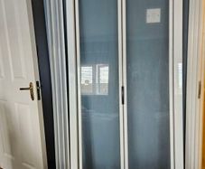 800 bifold shower door