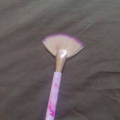 makeup brush