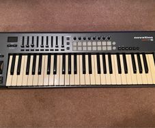 Novation Launchkey 49 Midi Keyboard