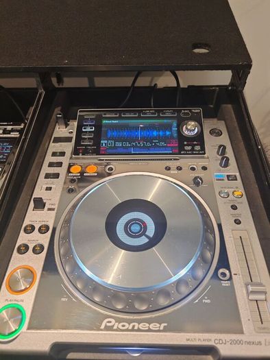 Pioneer CDJ-2000 Nexus Limited + DJM-900 Nexus Limited + Gorilla Flight Case