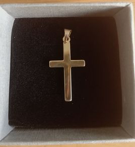 9 carat gold cross pendant