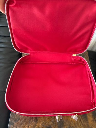 Estee Lauder Red Velvet Bow-Tie Train Case New