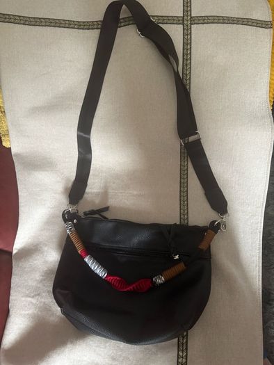 Punto Roma black medium size cross body shoulder bag Perfect condition Postage included