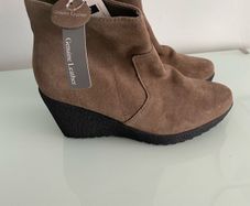 New Genuine Suede Boots, size 4