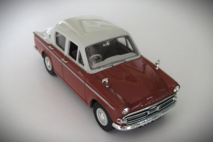 Diecast Model Hillman Minx Series IIIA Red & Cream - Collectable Vanguards 1:43