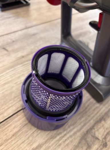 Dyson V10(Like New)