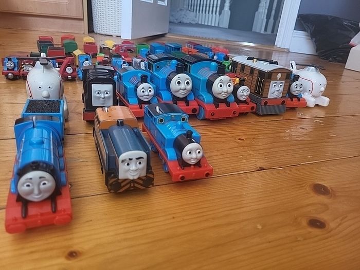 Thomas the tank everything! train sets, engines, tracks, carriages.. New Value is more than e1000.