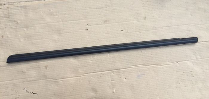 LH Front Outer Glass Rubber (Alfa Romeo 146)
