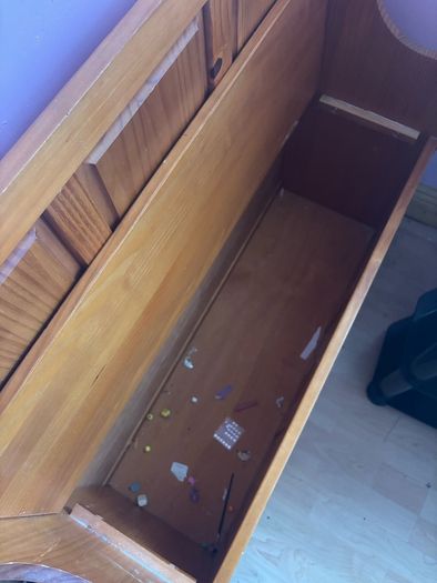toy bench