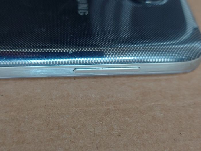 Samsung Galaxy S4 mini, 8gb, Model GT-I9195, in excellent cosmetic and working condition