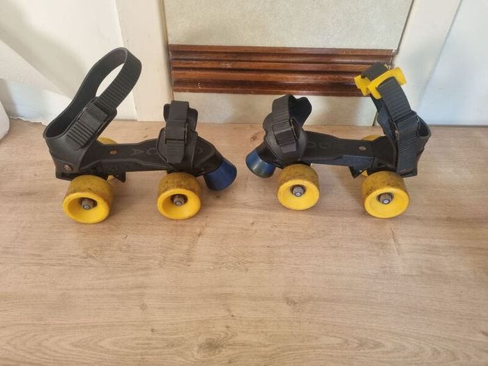 Vintage 1980s roller skates, adjustable