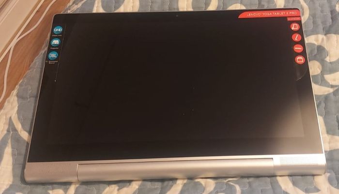 Lenovo tablet yoga 2 pro 1380 with projector