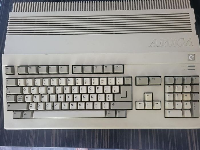 Retro Commodore Amiga A500 + A600 Collection / Fully Working With Games & Accessories